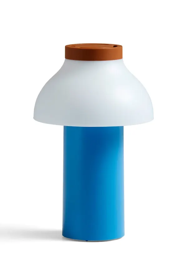 Cool bordslampa i blått från HAY.
