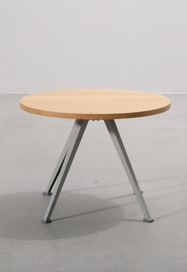 Smickrande ekmatbord 2025 från HAY.