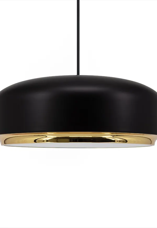 Otroligt snygg taklampa i aluminium från UMAGE.