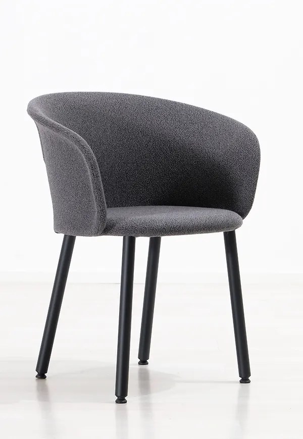 Skön stol i grått från Hem.