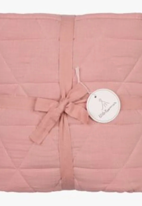 Fantastiskt fin lekmatta i rosa från Little Roomies.