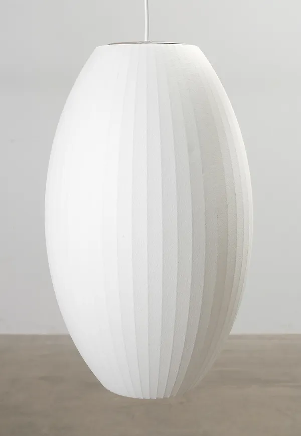 Fantastiskt fin vit lampa 2024 från Herman Miller.