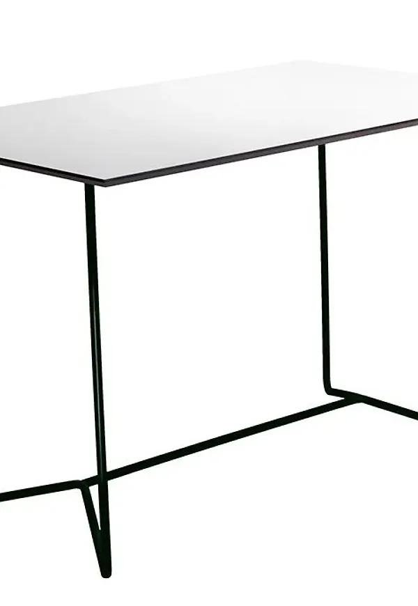 Riktigt trendig svart bord 2025 från Grythyttan Stålmöbler.