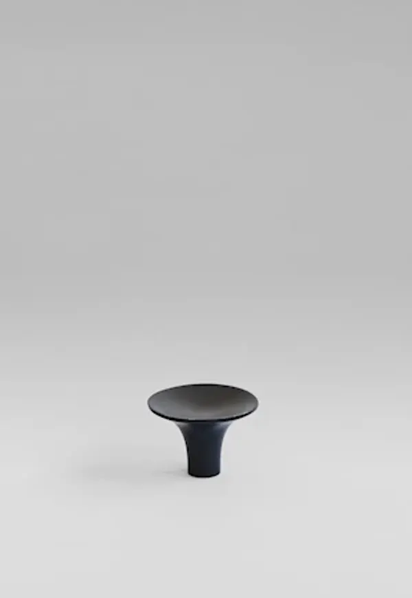 Svart 101 Copenhagen-möbel i jättefin modell.