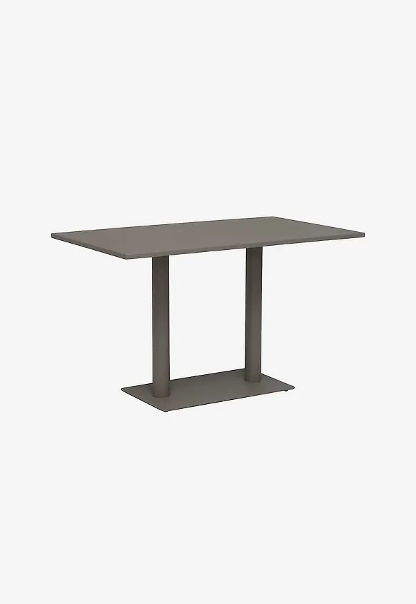 Stilriktig beige stol 2026 från Hillerstorp.