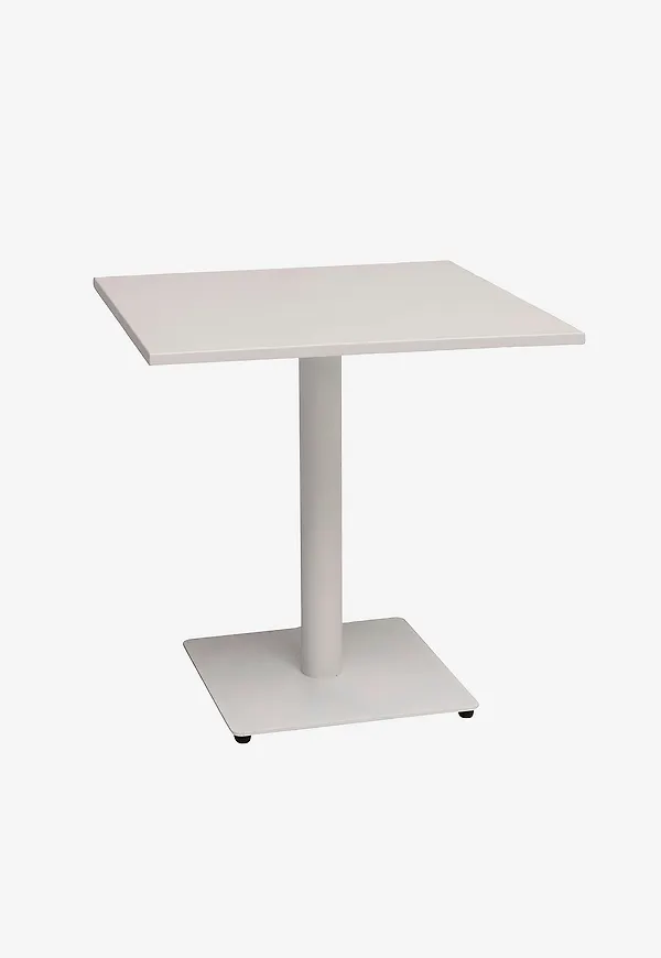 Hillerstorp stol som passar perfekt till sommaren 2026!