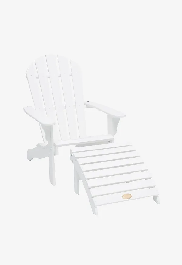 Ikonisk vit stol 2025 från Hillerstorp.