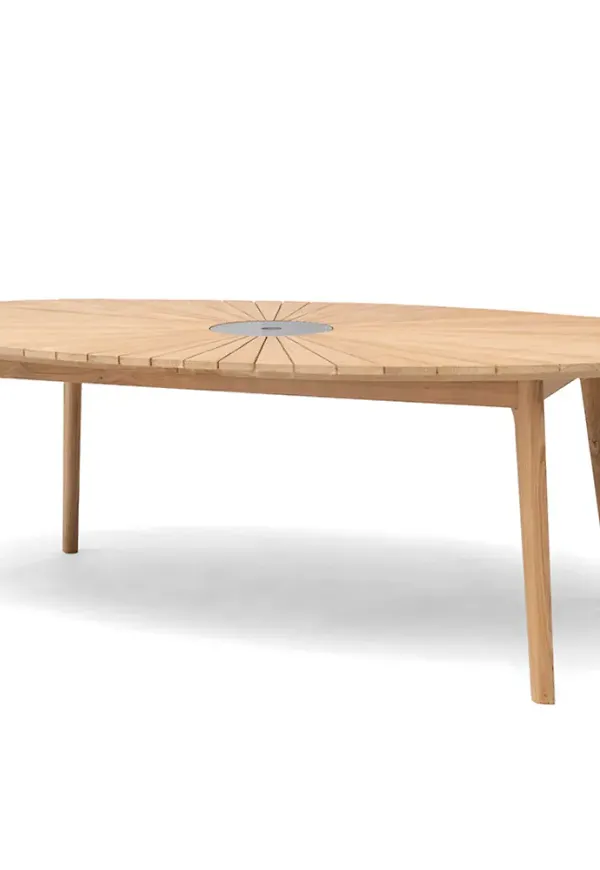 Exklusiv bord som passar bra vid många olika tillfällen.