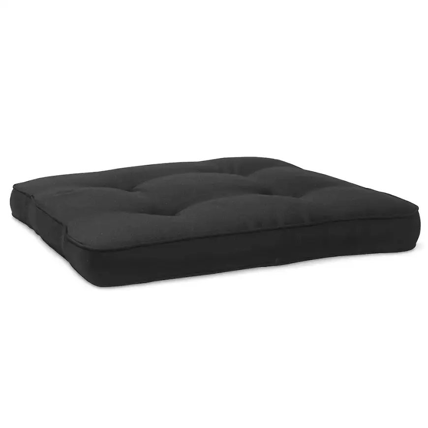 Söt fåtölj i svart från Hillerstorp.