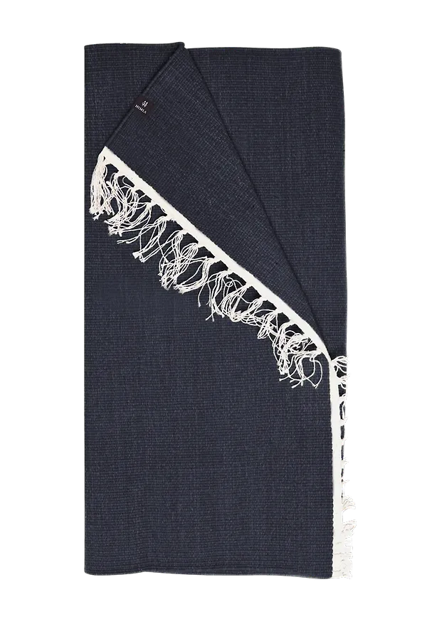 Svart Himla-trasmatta i superfin modell.