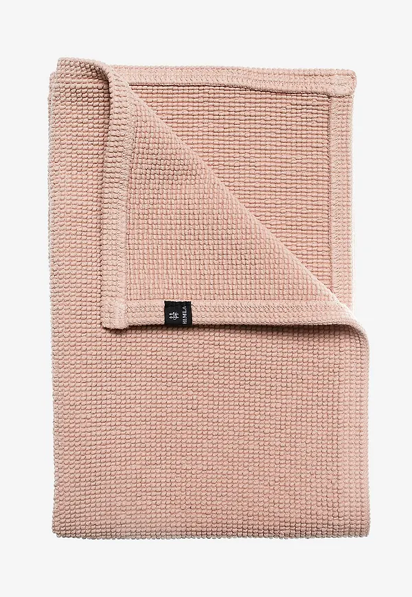 Fin badrumsmatta i rosa från Himla.