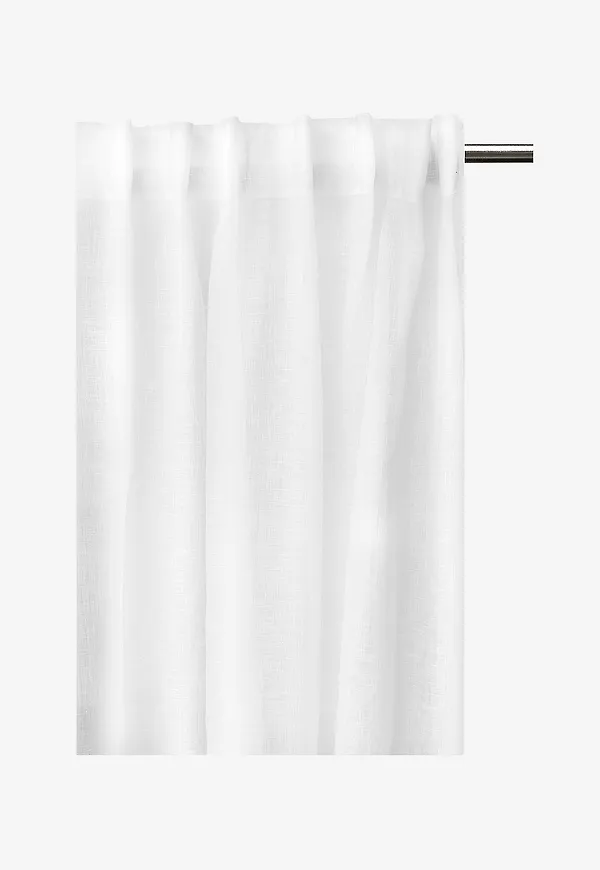 Otroligt fin gardin i vitt från Himla.