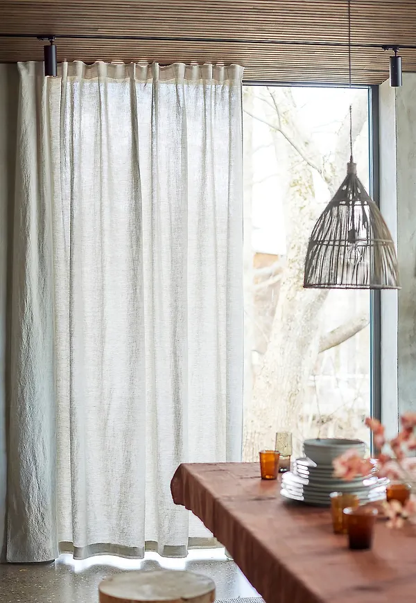 Snygg gardin i linne från Himla.