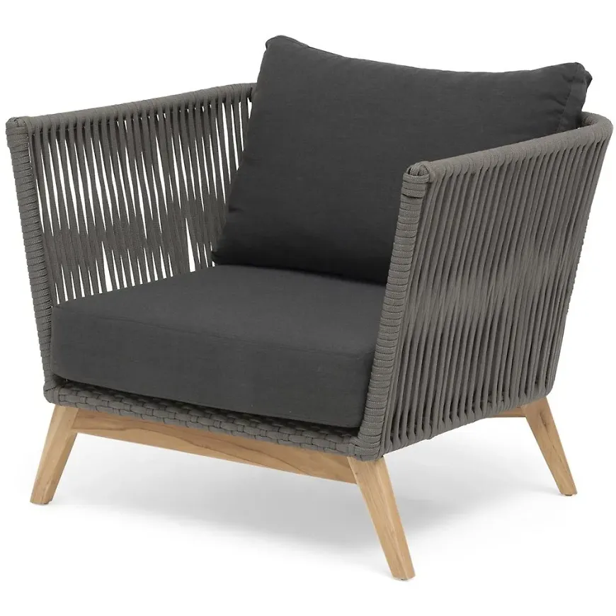 Klassisk grå fåtölj i teak från Hillerstorp.