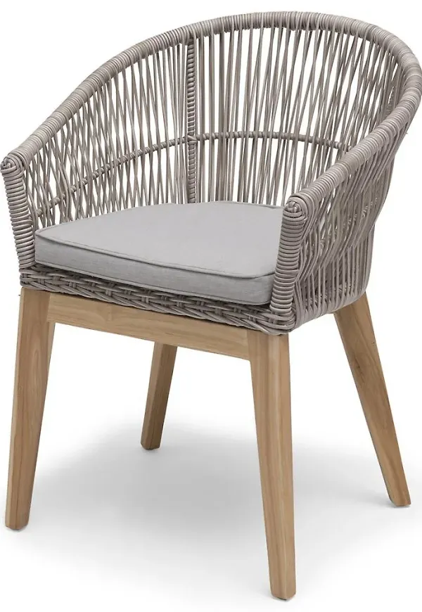 Trendig teakstol 2025 från Hillerstorp.