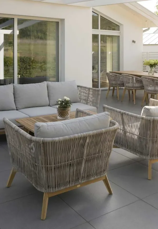 Stilriktig grupp i aluminium från Hillerstorp.