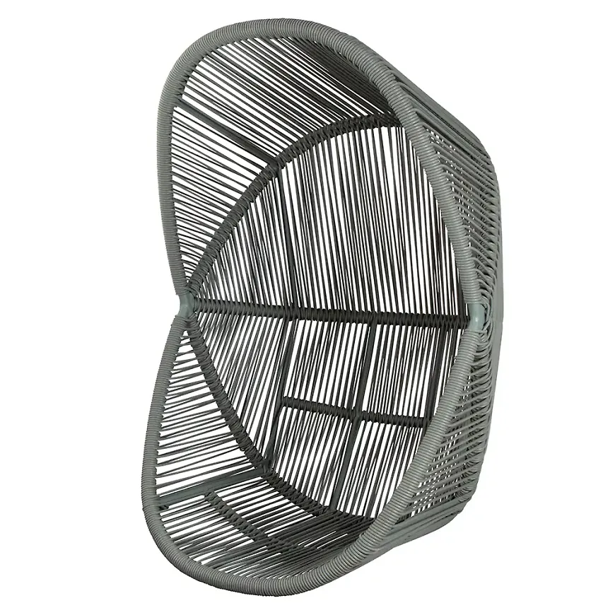 Moderiktig teakfåtölj 2025 från Cane-Line.