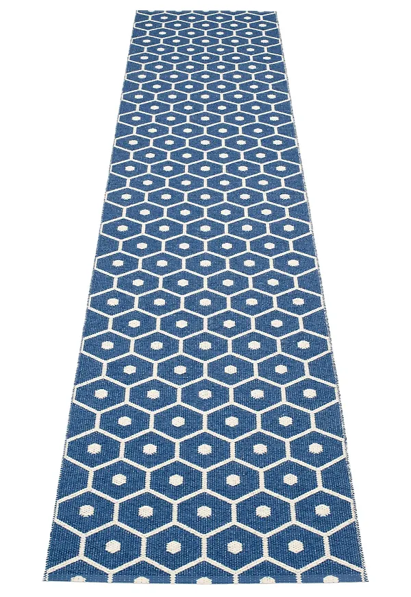 Moderiktig utomhusmatta 2025 från Pappelina.