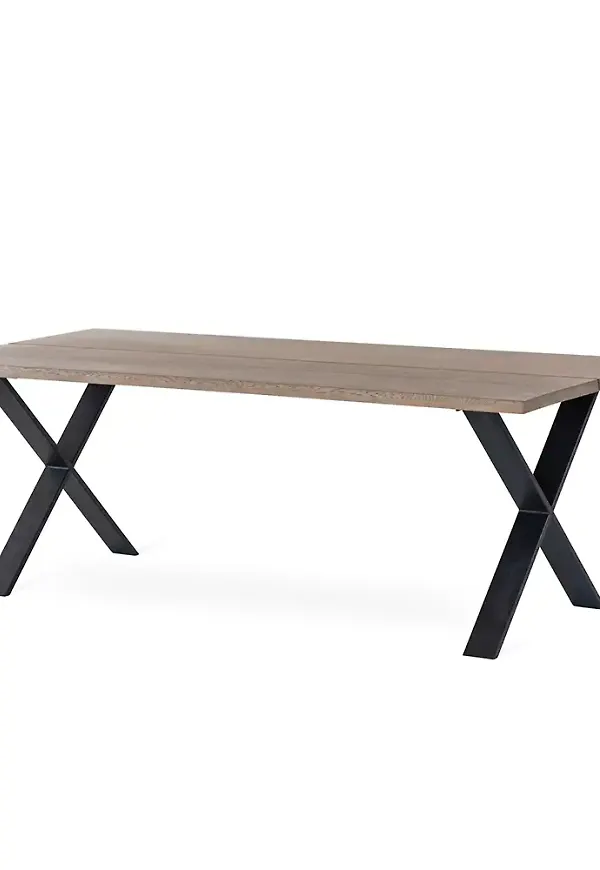 Svart bord i ek som passar perfekt till hösten 2025!