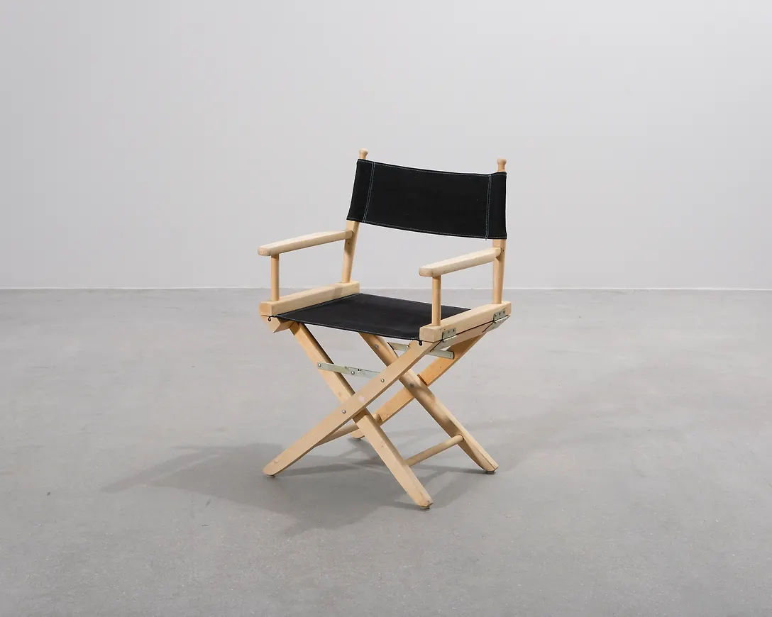 Cool Stol som passar bra vid många olika tillfällen.