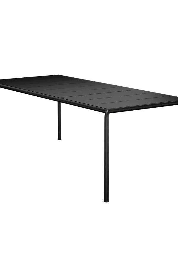 Komfortabel bord som passar bra vid många olika tillfällen.