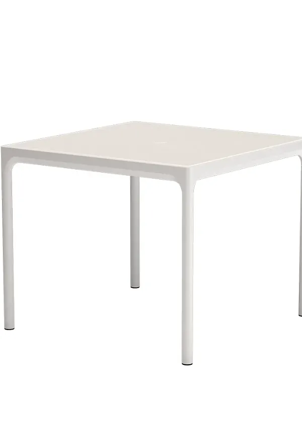 Klassisk matbord i aluminium från Houe.