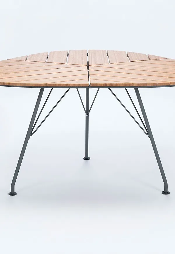 Supersnygg matbord 2025 från Houe.