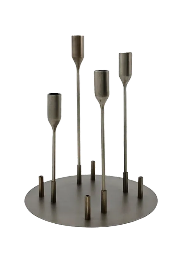 Mysig middagsbord i järn från House Doctor.