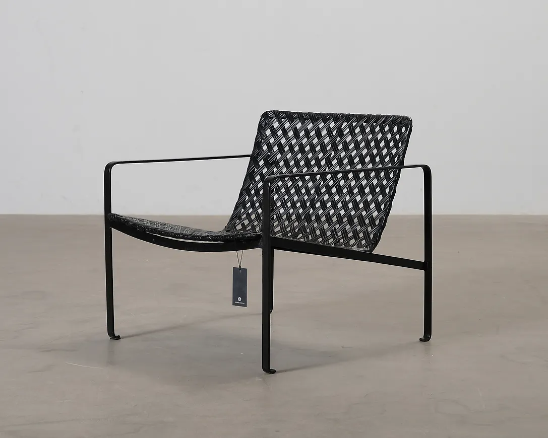 Jättesnygg svart fåtölj 2026 från House Doctor.