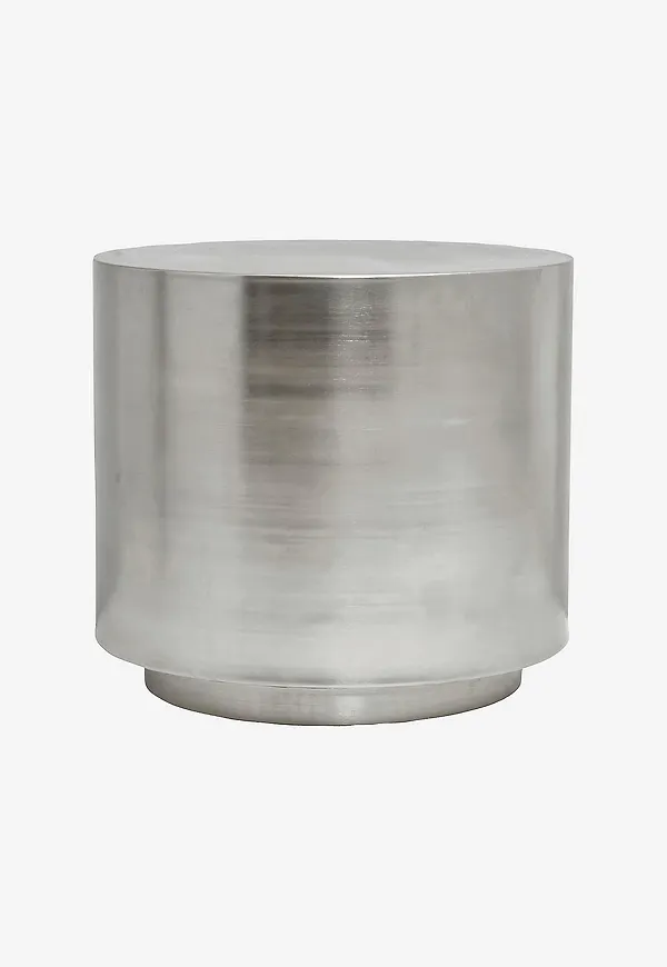 Moderiktig sidobord 2026 från House Doctor.