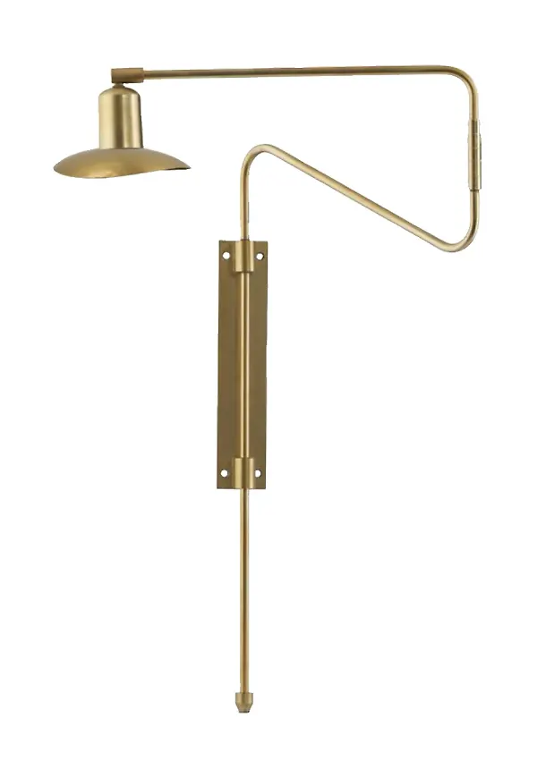 Moderiktig guldfärgad lampa 2026 från House Doctor.