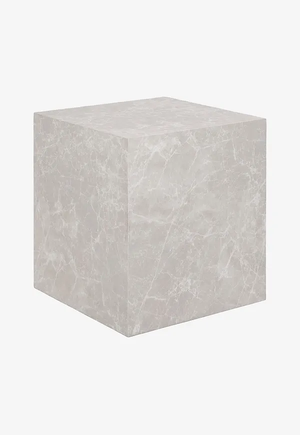 Riktigt trendig sidobord i vitt från House Nordic.