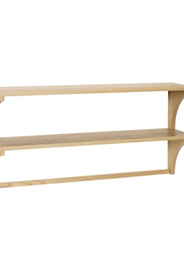 Moderiktig vägghylla i ek 2025 från Hübsch.