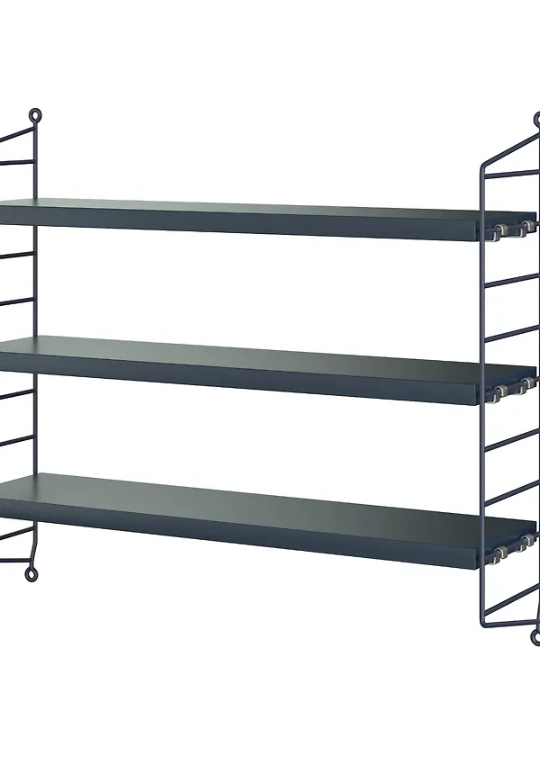 Söt kryddhylla 2025 från String Furniture.