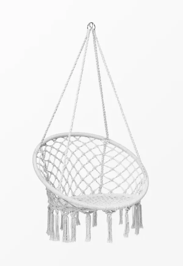 Moderiktig hängstol 2025 från Åhléns.