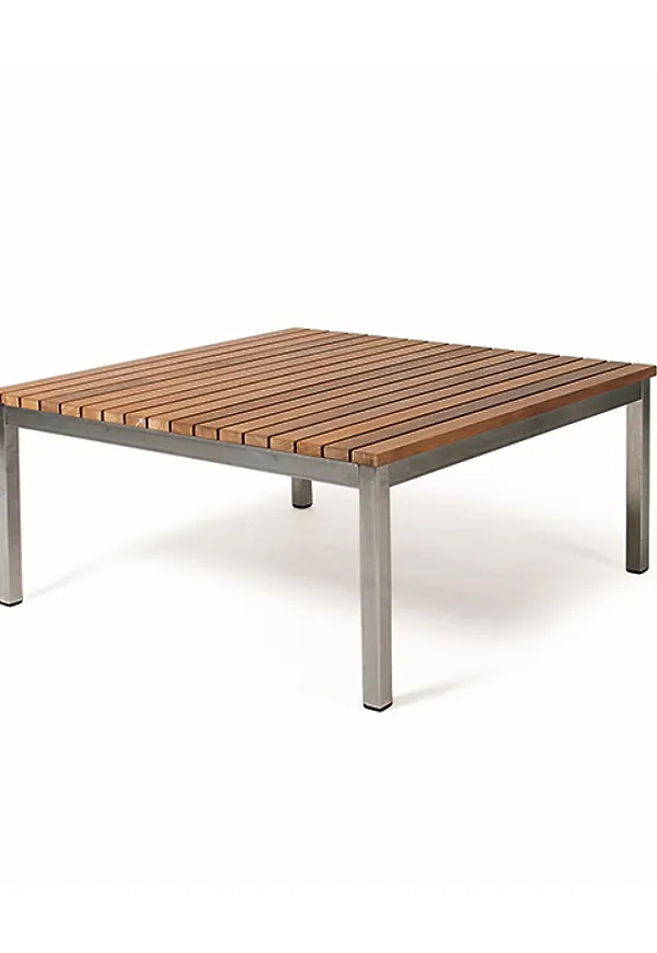 Moderiktig bord som passar bra vid många olika tillfällen.