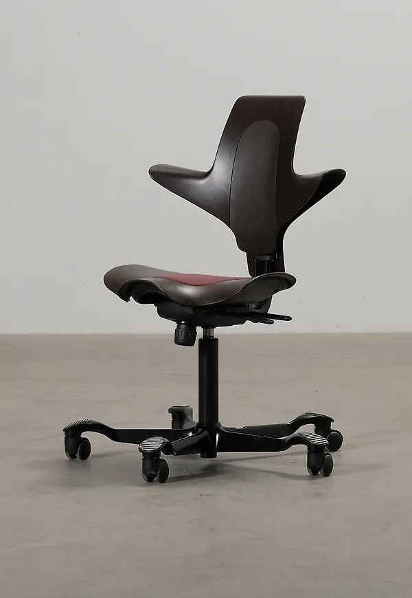 Exklusiv svart stol 2025 från Håg.