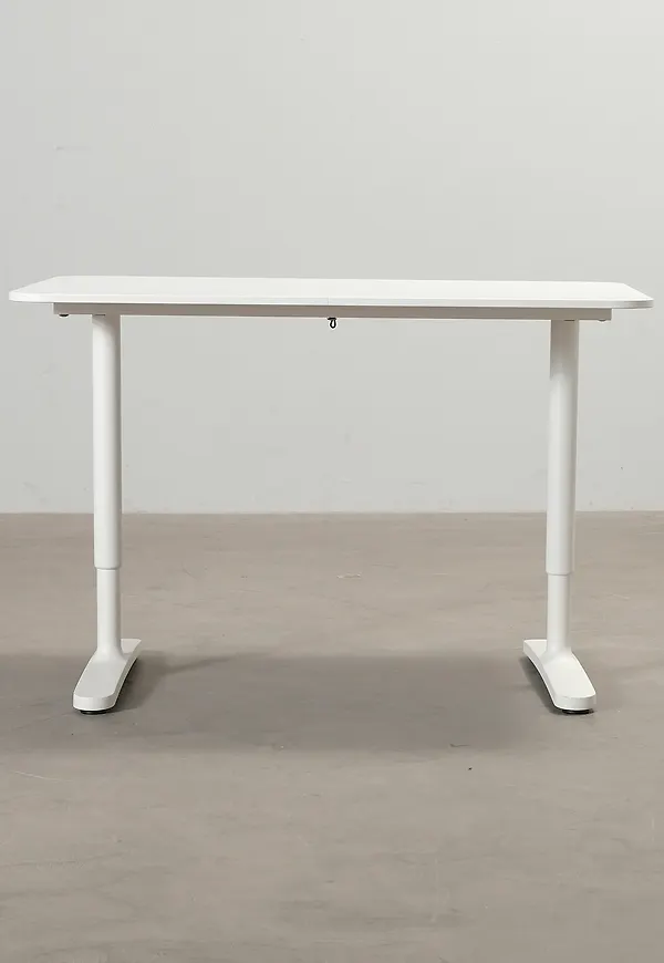 Stilren vit bord 2025 från Ikea.