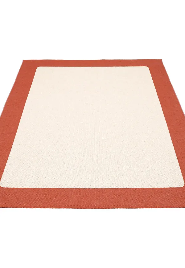 Supersnygg Matta som passar bra vid många olika tillfällen.