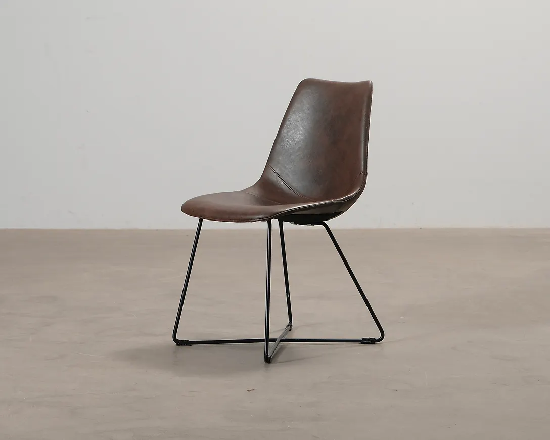 Brun No brand-läderstol i trendig modell.