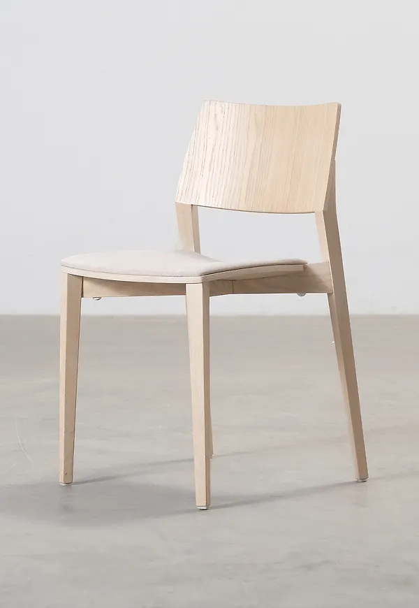 Ekstol som passar perfekt till våren 2026!