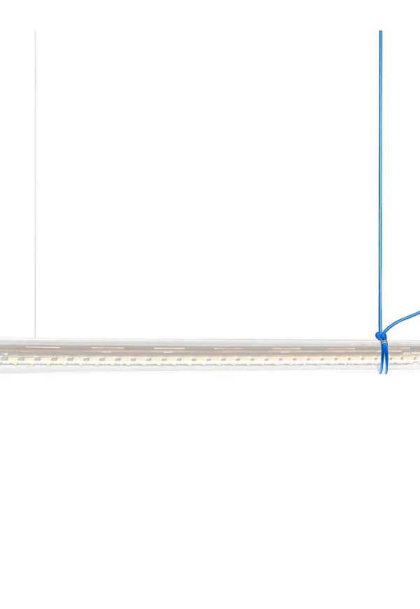 Vit Ingo Maurer-lampa i härlig modell.