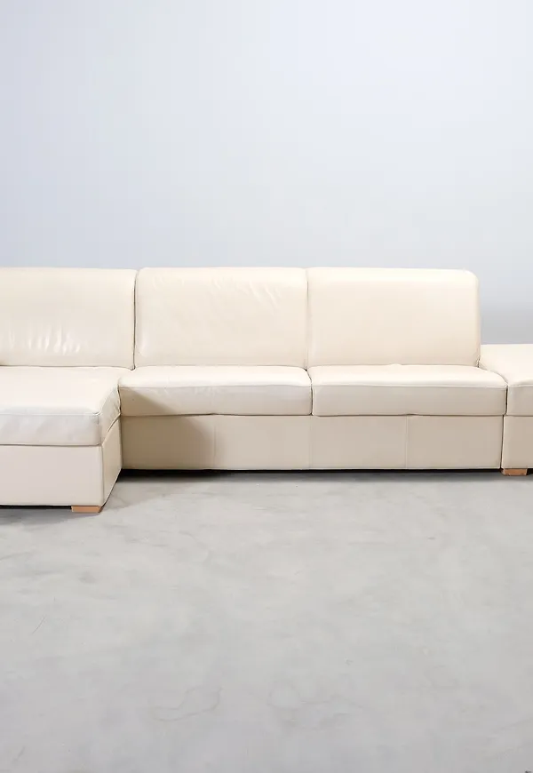 Smickrande skinnsoffa 2025 från Isku.