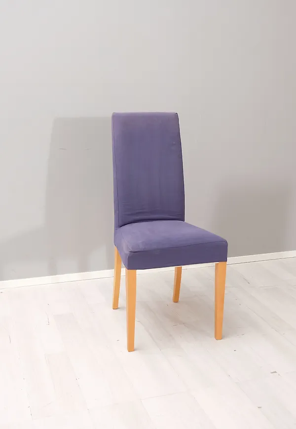 Cool Stol som passar bra vid många olika tillfällen.