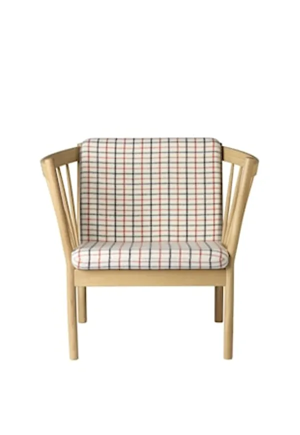 Komfortabel fåtölj i ek 2025 från FDB Møbler.