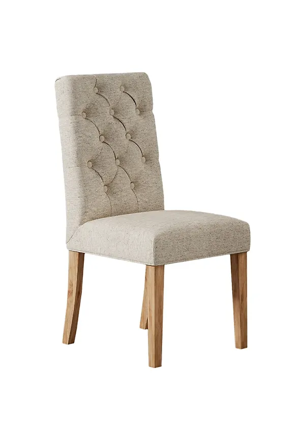 Beige matstol som passar perfekt till hösten 2025!