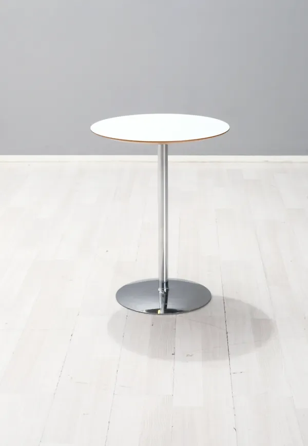 Vacker vit bord 2025 från Johanson Design.