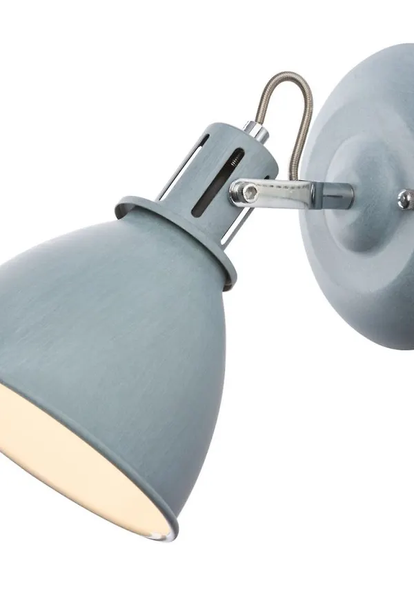 Skön Lampa som passar bra vid många olika tillfällen.