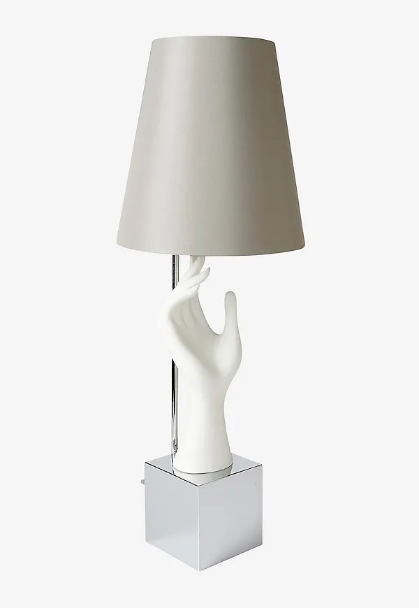 Klassisk sidenlampa 2026 från Jonathan Adler.
