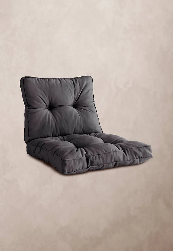 Härlig grå möbel i bomull från Jotex.